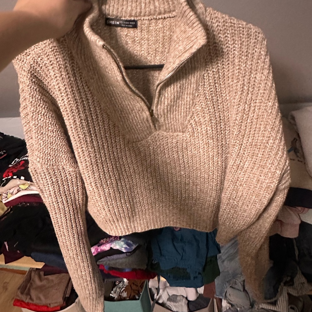 SHEIN Beige Knit Crop Top